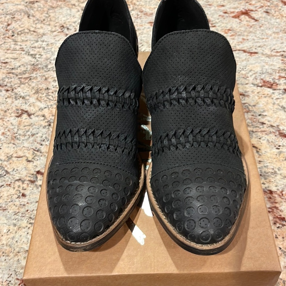 Rebels Charlette Booties Size 9